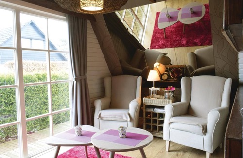 Middelkerke House | Family-Friendly 2 Bedroom Retreat with Ocean Views in Middelkerke