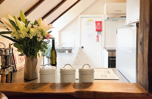 Skegness Cottage | Stylish 2 Bedroom Retreat in Addlethorpe with Pool Access