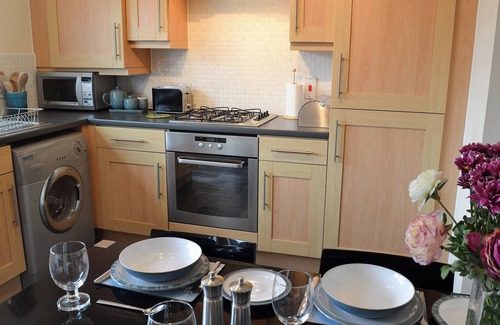 Flamborough Cottage | Pet-Friendly 2 Bedroom Retreat in Flamborough, Oceanfront