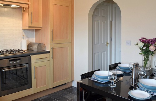 Flamborough Cottage | Pet-Friendly 2 Bedroom Retreat in Flamborough, Oceanfront