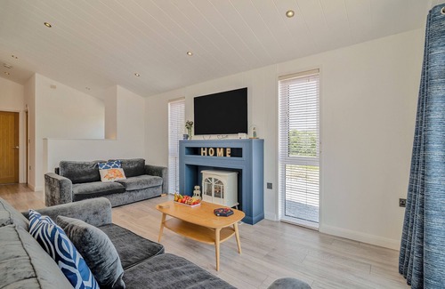 Milverton Ski Chalet | Comfortable 2-Bedroom Retreat in Cannington with Spa