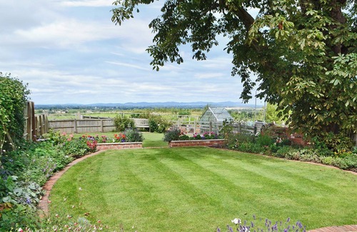 Cheltenham Cottage | Explore Surroundings and Enjoy Pet-Friendly Comfort