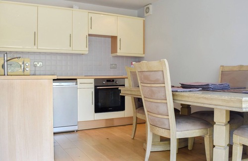 Chittering Cottage | Cozy 2-Bedroom Retreat in Scenic Chittering