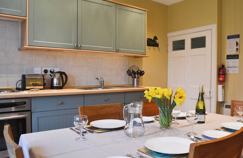 Dunfermline Cottage | Pet-Friendly 2 Bedroom Stay in Oakley with Ocean View