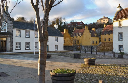 Dunfermline Cottage | Pet-Friendly 2 Bedroom Stay in Oakley with Ocean View