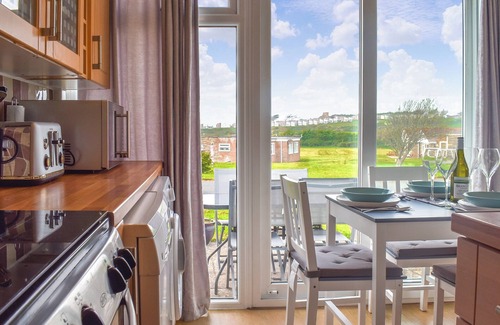 Freshwater Cottage | Family-Friendly 2 Bedroom Stay in Freshwater Awaits You