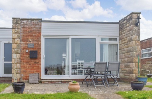 Freshwater Cottage | Family-Friendly 2 Bedroom Stay in Freshwater Awaits You