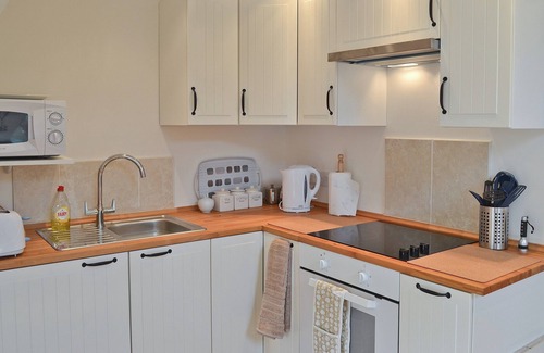 Glastonbury Cottage | Cozy 2-Bedroom Getaway in West Pennard, Near Glastonbury
