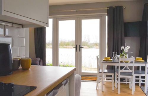 Huntingdon Cottage | Pet-Friendly 2 Bedroom Retreat in Pidley, Near Huntingdon