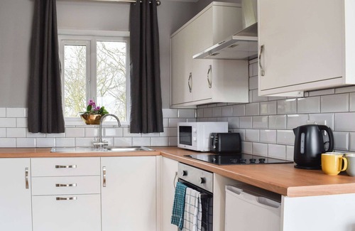 Huntingdon Cottage | Pet-Friendly 2 Bedroom Retreat in Pidley, Near Huntingdon