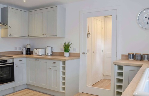 Johnshaven Cottage | Inviting 2 Bedroom Retreat with Ocean View in Johnshaven