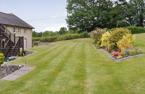 East Meon Cottage | Family-Friendly 2 Bedroom Retreat in East Meon, Petersfield