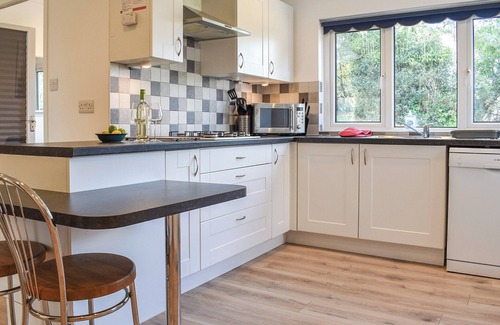 Carlyon Bay Cottage | Exceptional 2-Bedroom Stay in Carlyon Bay with Ocean View