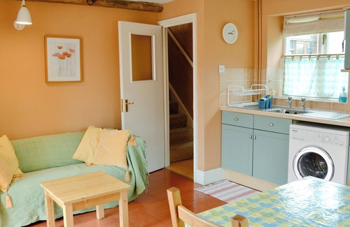 Whitminster Cottage | Pet-Friendly 2 Bedroom Retreat in Whitminster - Rated 9.8!