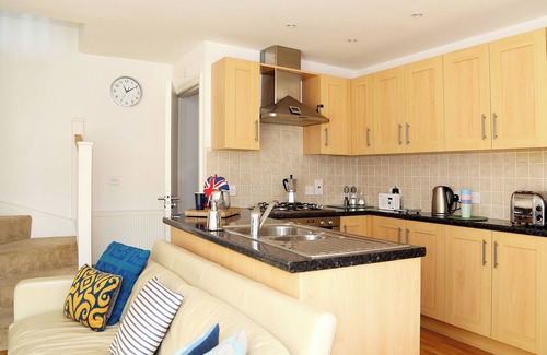 Whitstable Cottage | Highly Rated 2-Bedroom Oceanfront Retreat in Whitstable