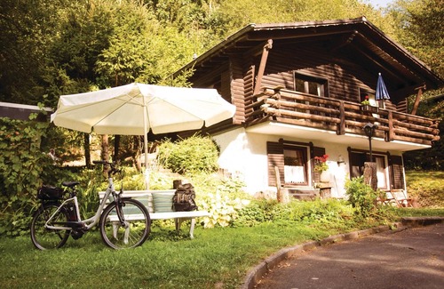 Schoenecken Apartment | Comfortable 2-Bedroom Stay in Schönecken with Spa Access
