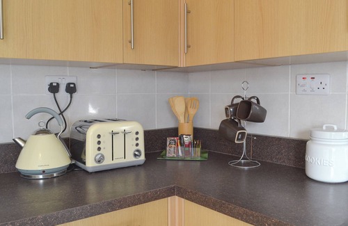 Unstone Cottage | Family-Friendly 2 Bedroom Stay in Old Whittington, Chesterfield