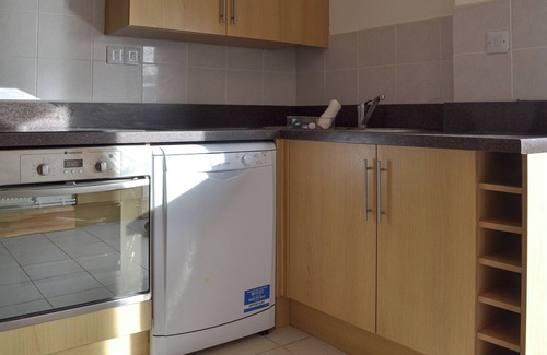 Unstone Cottage | Family-Friendly 2 Bedroom Stay in Old Whittington, Chesterfield