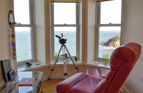 Hele Cottage | Family-Friendly 2 Bedroom Accommodation with Ocean View