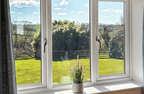 Ilfracombe Cottage | Pet-Friendly 2 Bedroom Retreat in Kentisbury Near Barnstaple