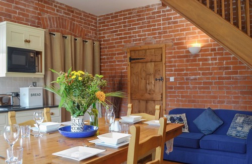 Eardisland Cottage | Family-Friendly 2 Bedroom Stay in Eardisland Near Leominster