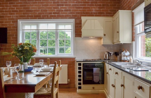 Eardisland Cottage | Family-Friendly 2 Bedroom Stay in Eardisland Near Leominster