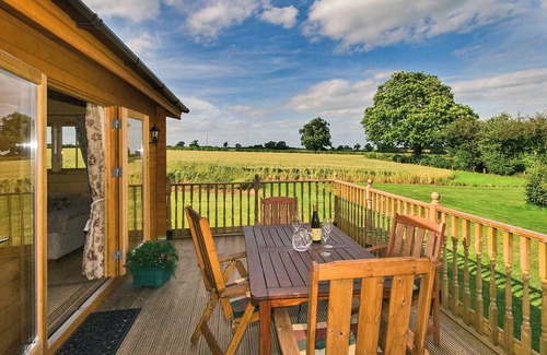 Swadlincote Cottage | Cozy 2-Bedroom Stay in Family-Friendly Netherseal