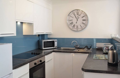 High Street Cottage | Pet-Friendly 2 Bedroom Accommodation with Ocean View