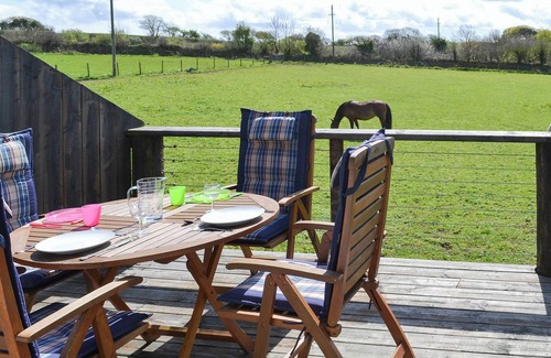 High Street Cottage | Pet-Friendly 2 Bedroom Accommodation with Ocean View