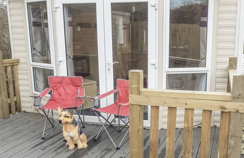Shaftesbury Cottage | Family-Friendly 2 Bedroom Stay in Stour Row with Breakfast