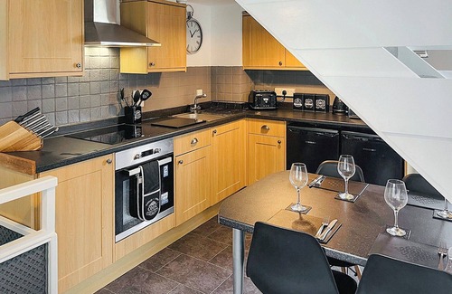 Saint Ann's Chapel Cottage | Family-Friendly 2 Bedroom Getaway in Tavistock with Spa
