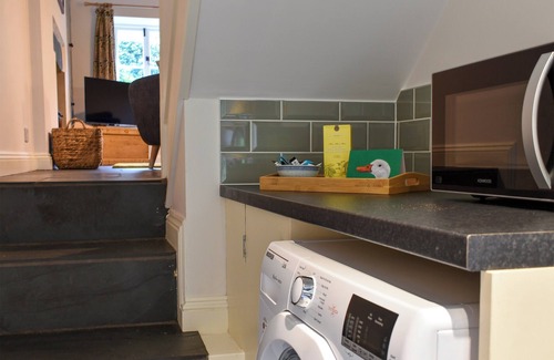 Haverthwaite Cottage | Comfortable 2-Bedroom Retreat in Low Wood, Near Ulverston