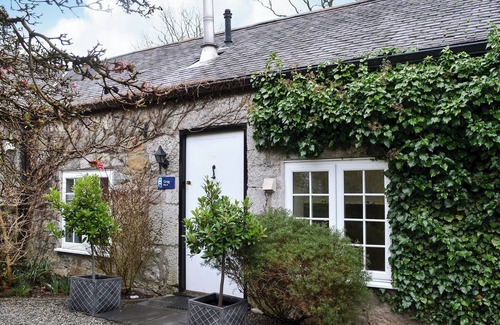 Beaumaris Cottage | Cozy 2 Bedroom Getaway in Penmon, Beaumaris with Ocean Views