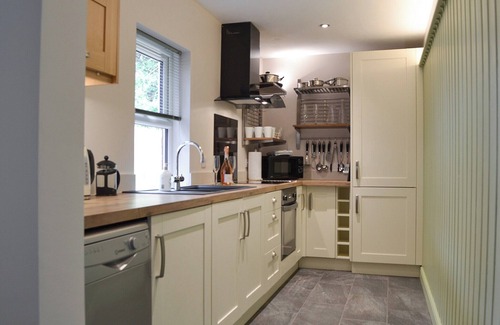 Beverley Cottage | Pet-Friendly 2 Bedroom Retreat with Lake Views in Beverley