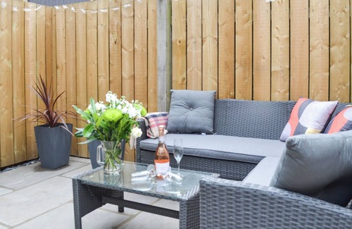 Beverley Cottage | Pet-Friendly 2 Bedroom Retreat with Lake Views in Beverley