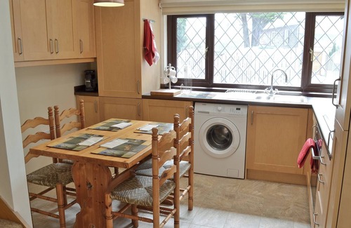 Boscundle Cottage | Family-Friendly 2 Bedroom Retreat in Tregrehan, St Austell