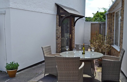 Boscundle Cottage | Family-Friendly 2 Bedroom Retreat in Tregrehan, St Austell