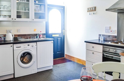 Drummore Cottage | Family-Friendly 2 Bedroom Retreat in Drummore with Ocean View