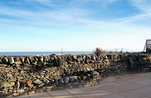 Southerness Cottage | Ideal Family Retreat with Breathtaking Ocean Views