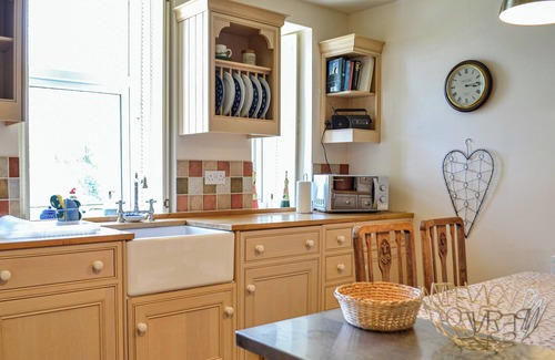 Kirkbean Cottage | Comfortable 2 Bedroom Stay in Dumfries with Ocean View