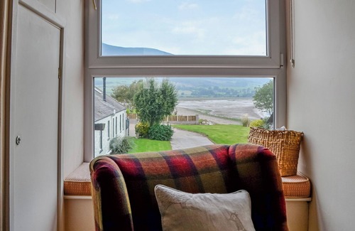 Kirkbean Cottage | Comfortable 2 Bedroom Stay in Dumfries with Ocean View