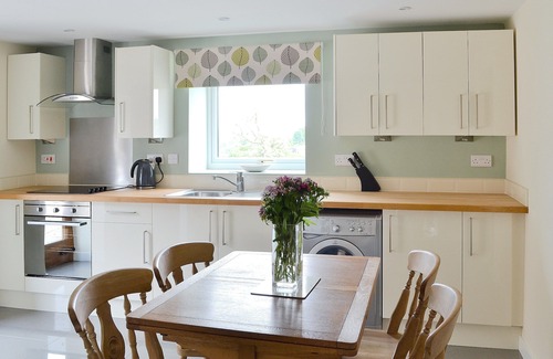 Forsbrook Cottage | Family-Friendly 2 Bedroom Retreat in Wetley Rocks