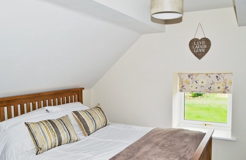 Forsbrook Cottage | Family-Friendly 2 Bedroom Retreat in Wetley Rocks