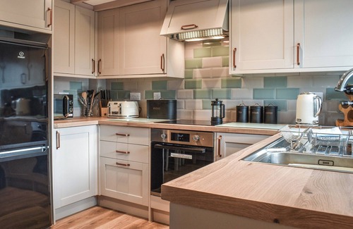 Ingleton Cottage | Cozy 2-Bedroom Retreat in Scenic Ingleton, Pet-Friendly