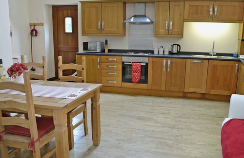 Maenporth Cottage | Family-Friendly 2 Bedroom Retreat in Swan Pool, Falmouth