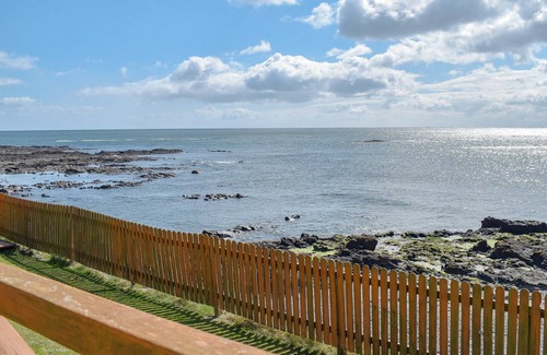 Johnshaven Cottage | Cozy 2-Bedroom Retreat in Johnshaven with Ocean Views