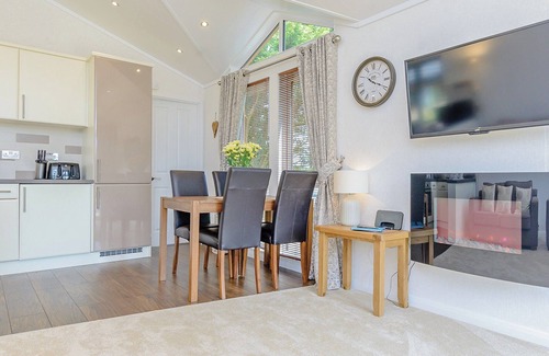 Narberth Ski Chalet | Cozy 2-Bedroom Retreat in Narberth Near Tenby
