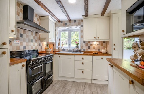 Amroth Cottage | Beachside Escape with Ocean Views and Pet-Friendly Options