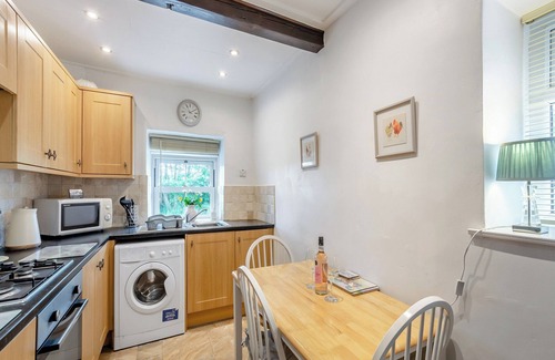 Laycock Cottage | Inviting 2 Bedroom Accommodation in Oakworth with Kitchen