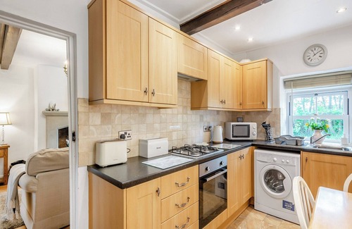 Laycock Cottage | Inviting 2 Bedroom Accommodation in Oakworth with Kitchen